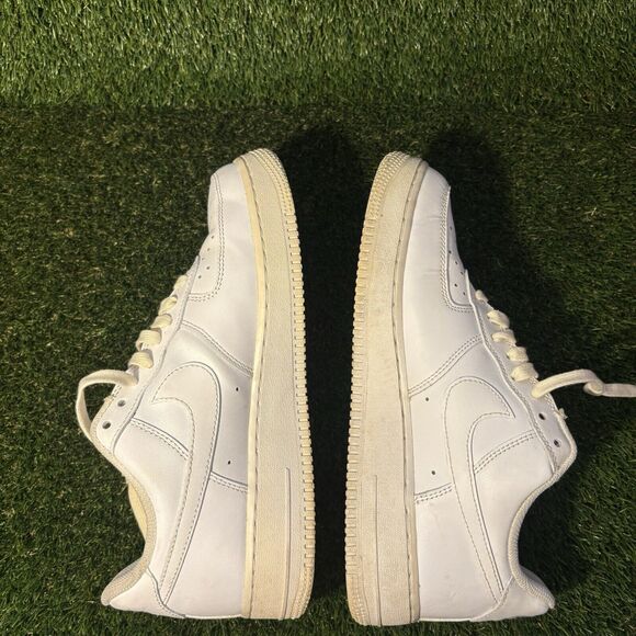 Size 8 - Nike Air Force 1 \'07 Low Triple White main image 4